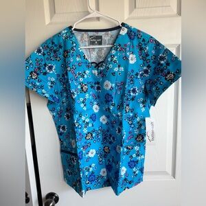 Butter Soft Women's Floral Blue Scrub Top NWT